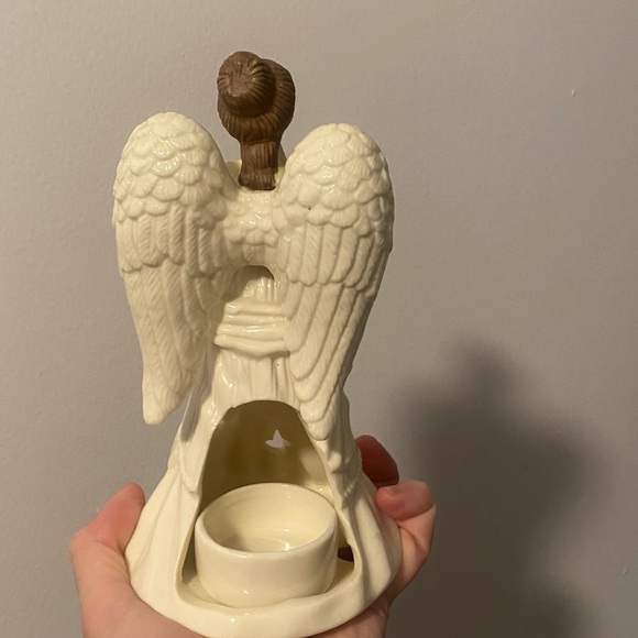 Angel - Picture 5 of 5